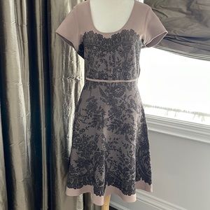 BCBG MAXAZRIA LARGE L lace print dress